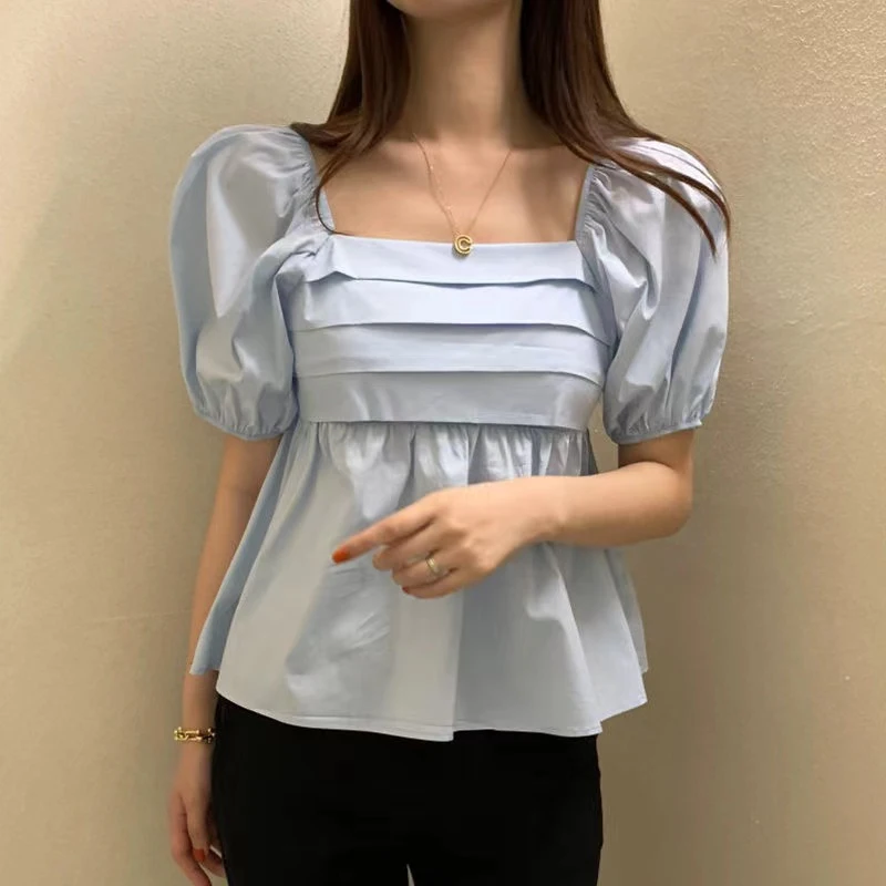 Blusa blanca elegante con cuello cuadrado para mujer, camisa sencilla de manga corta abombada, Tops cortos plisados informales para mujer