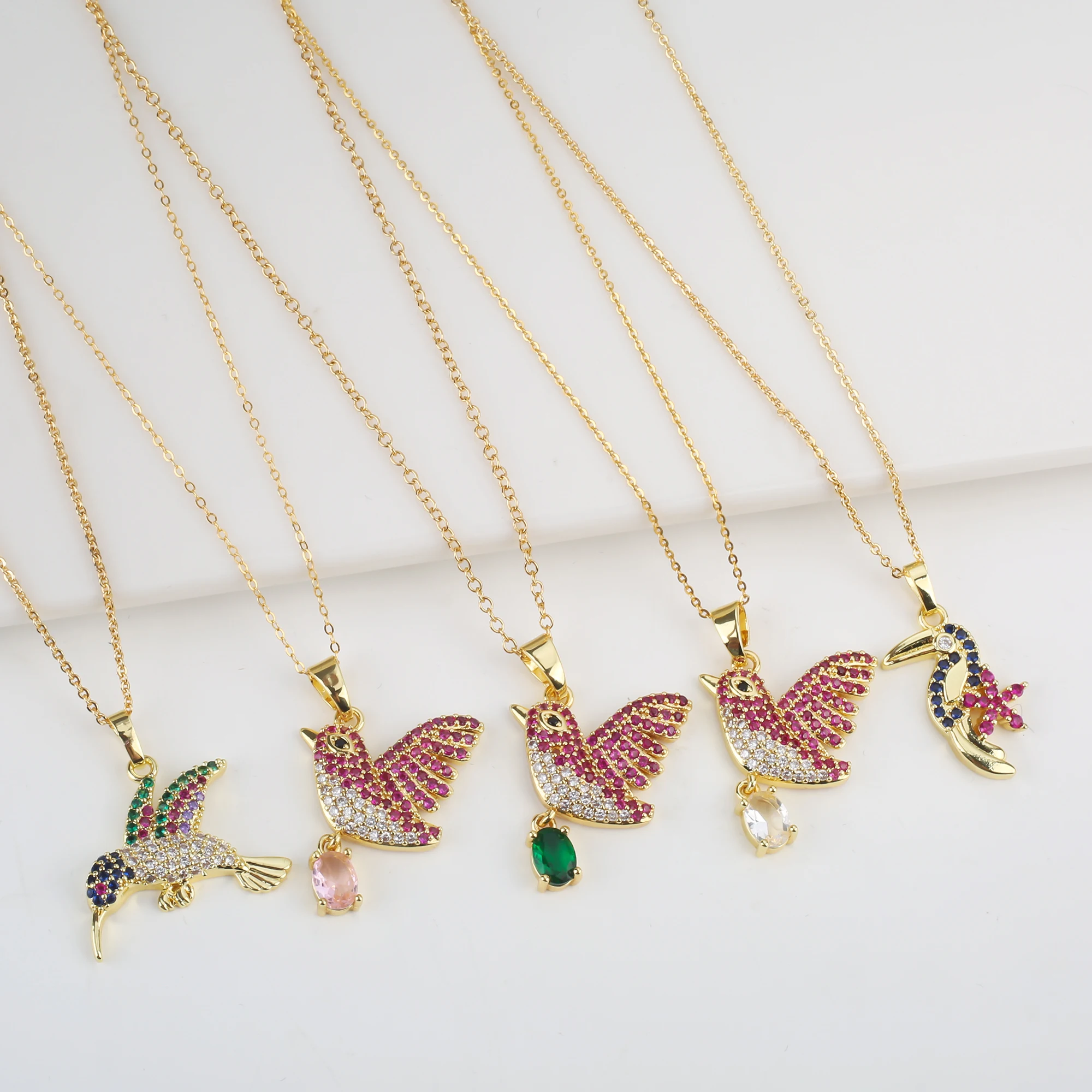 Gold Plated Shiny Coloured Zirconia Lucky Bird Jewelry Pendant Luxury Hummingbird Necklace Glamour for Women Party Wedding Gift