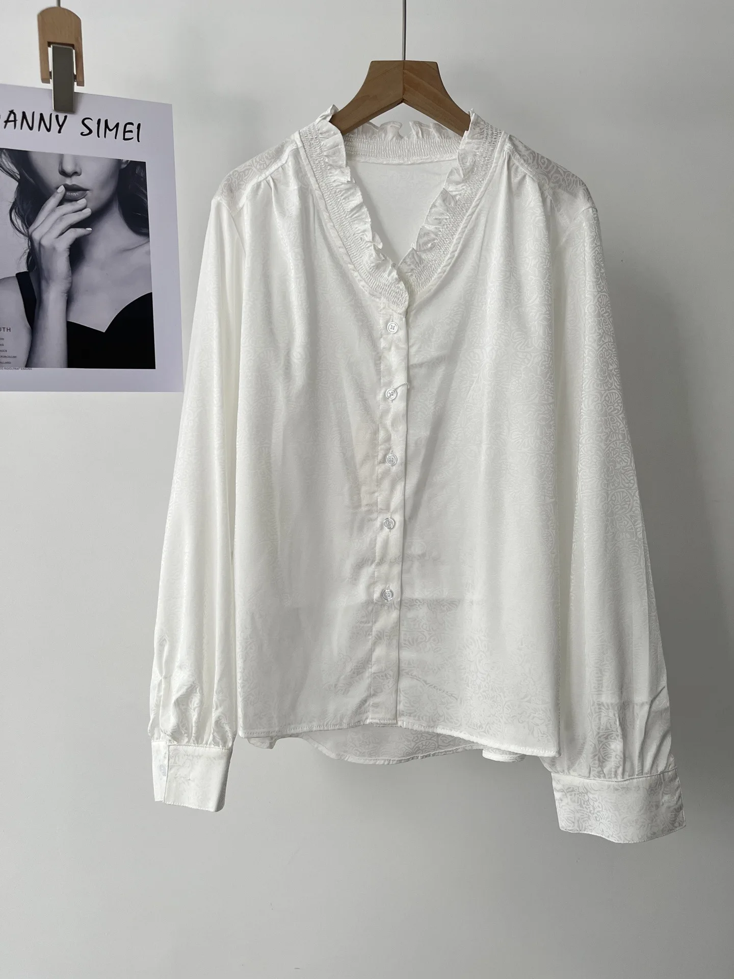 

Autumn commuter simple and fashionable fungus collar V-neck white shirt blouse 51c-1099