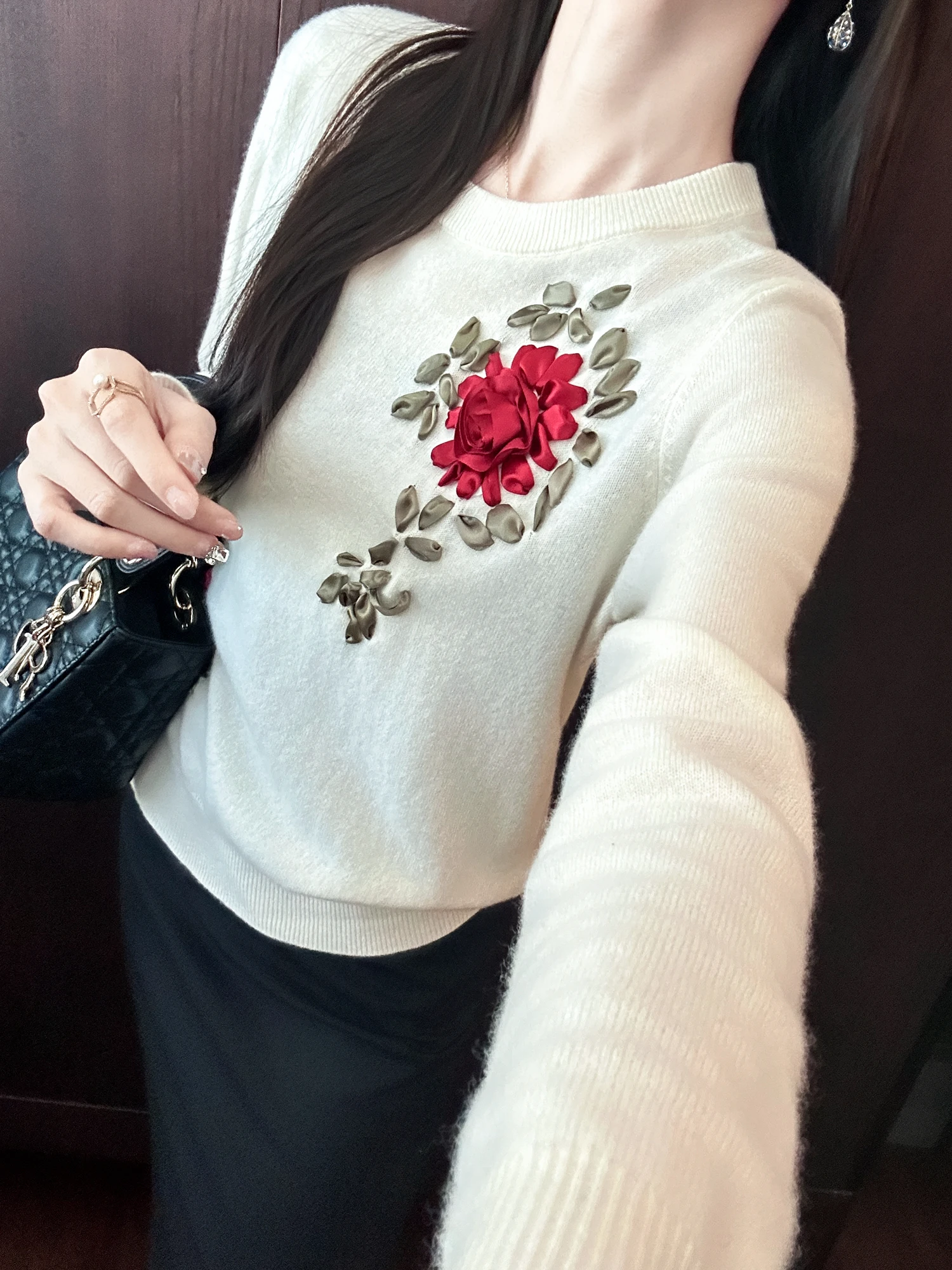 

Мягкий шерстяной свитер Ele Red Flower с 3D-вязкой и шелковистой поверхностью, в корейском стиле, свободного кроя, для повседневной носки, гарантированное тепло