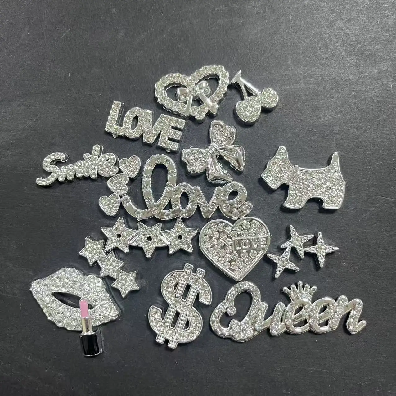 Bundle Mix Designer Cartoon Flat Back DIY Hair Clips Accessories Shoe Buckles Refrigerator Junk Case Ipadcase Charm Crafts