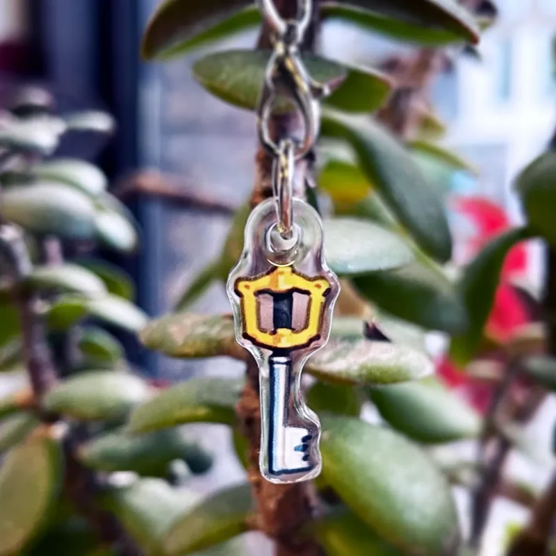 Video Game Swords Mini Phone Charms Acrylic Keychain Sword Gun Pendant Bag Accessory Cosplay Prop Gift Collectible Jewelry