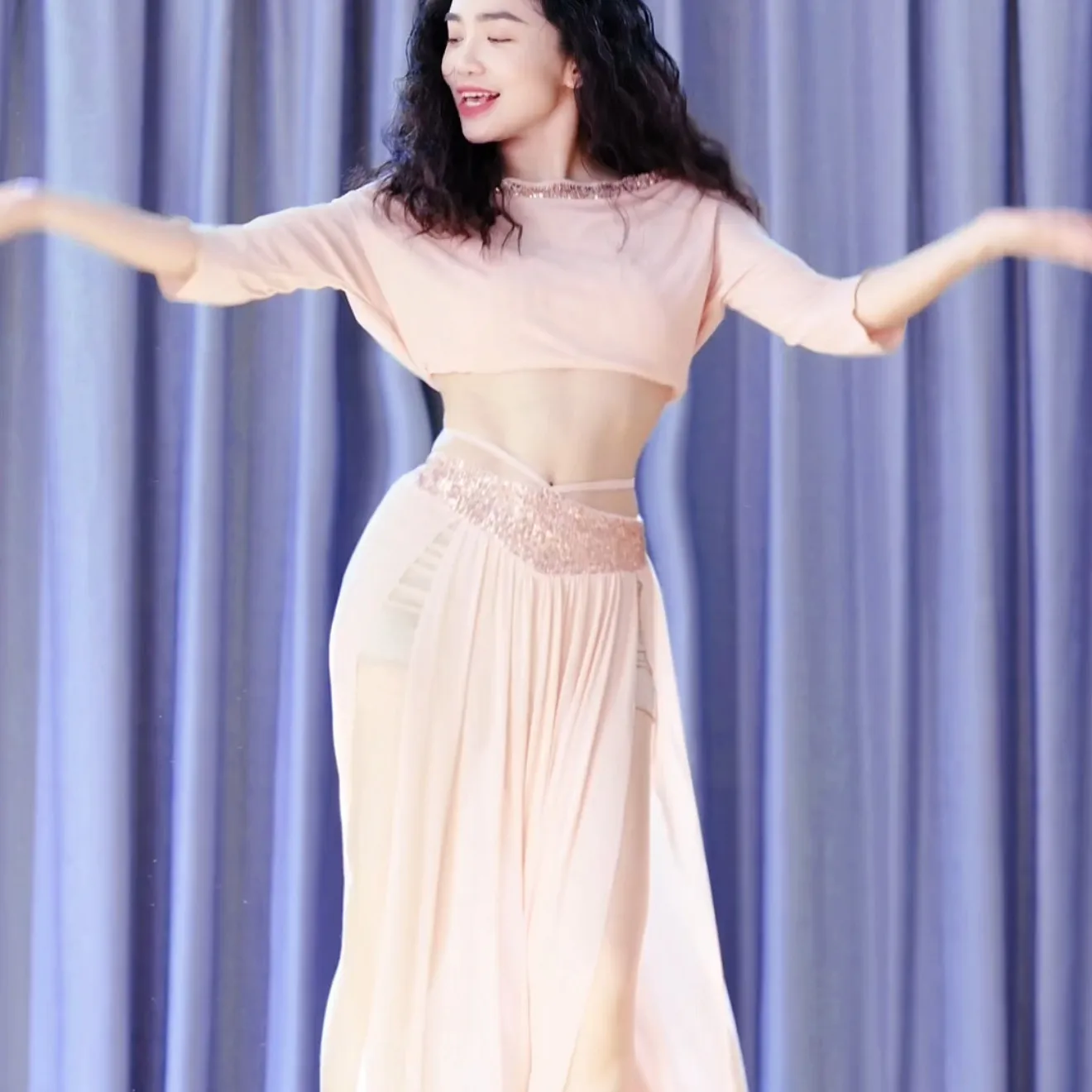 

Костюм для соревнований по восточным танцам для женщин 2026: сексуальный и элегантный наряд для выступлений, комплект для взрослых