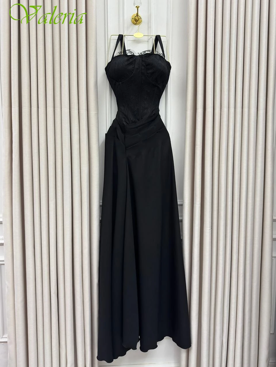 Aangepaste A-lijn vierkante kraag mouwloze elegante delicate avondjurk moderne mode beroemdheidsjurken temperament feestjurk