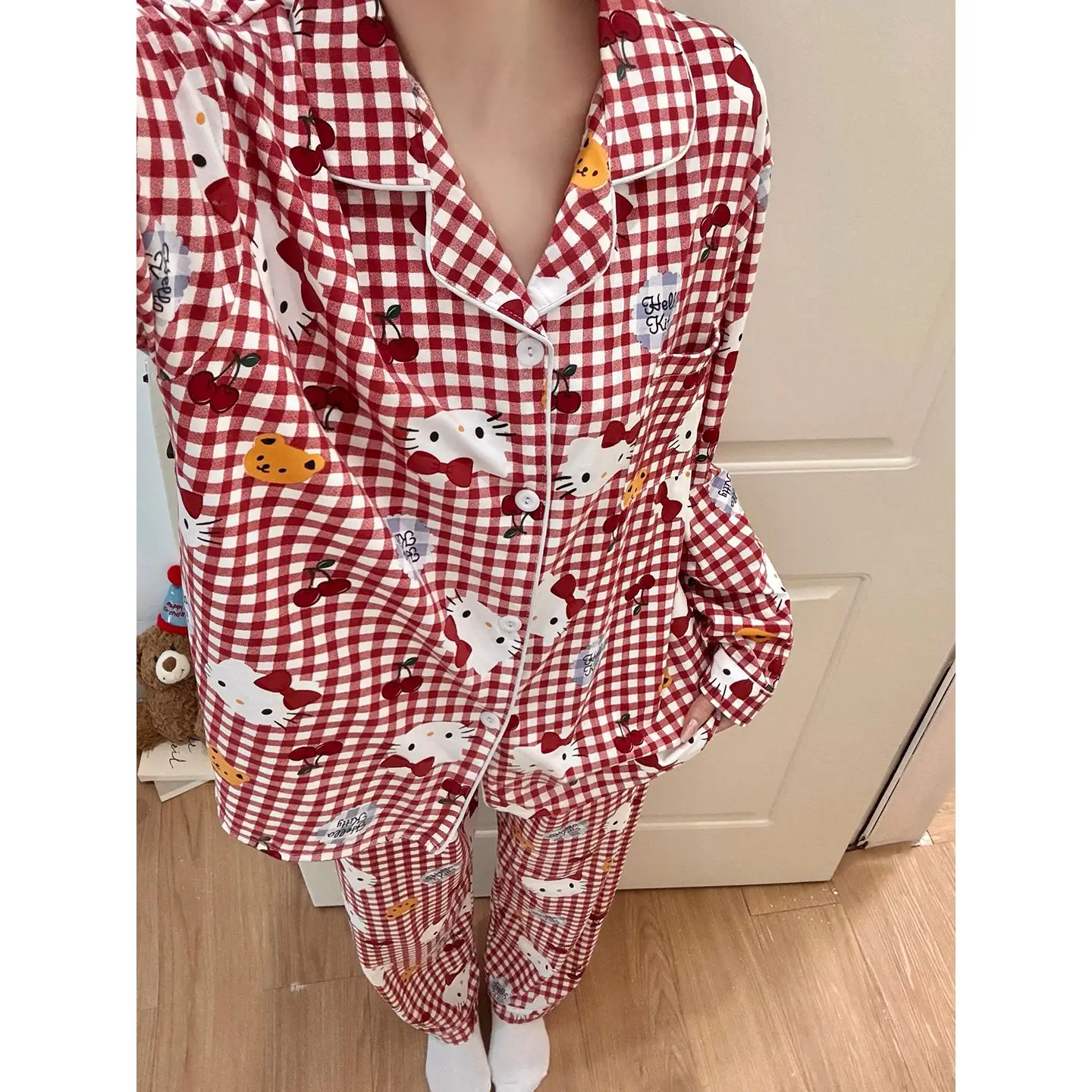 

Hello Kitty Women's 2025 Luxury Pajama Set Fall Winter Long Sleeve Outdoor Ready Minimalist Casual Home Loungewear