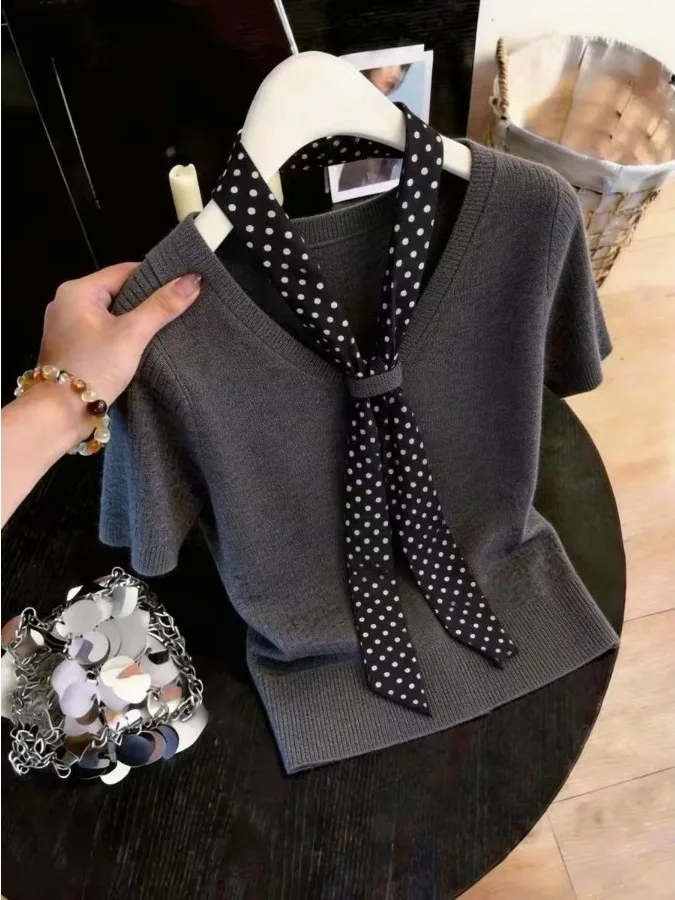 Top de Mujer con Cuello en V, Diseño de Puntos, Lazo de Seda, Tejido de Punto, Manga Corta, Estilo Casual y Suave para el Verano