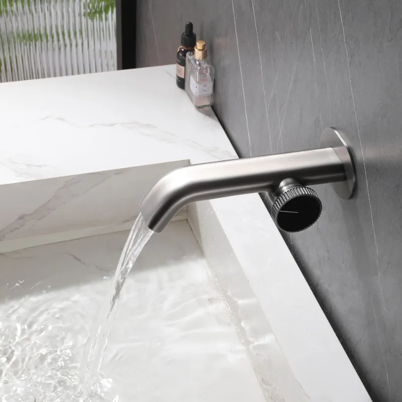 

Gunmetal Brass Wall Mounted One-body Single Handle Bathroom Hot And Cold Water Mixer Tap