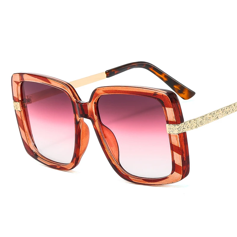 Occhiali da sole quadrati oversize alla moda con montatura in metallo per le donne occhiali da sole classici firmati di marca occhiali da sole