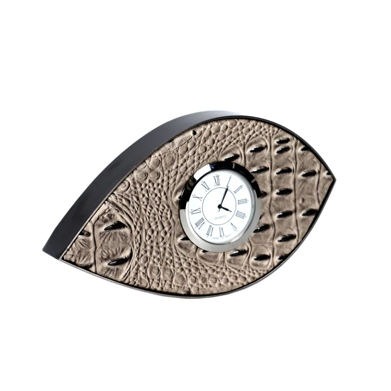 

Modern creative simplicity light luxury distant abstract golden figure desktop ornament resin model room living room art