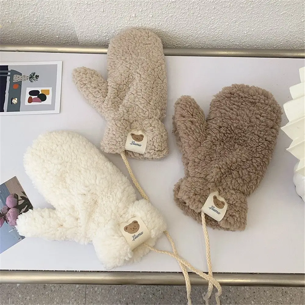 Simpatico orso guanti bianchi peluche addensato inverno tenere al caldo gli studenti cavalcano guanti intimo antivento freddo appeso al collo Famale