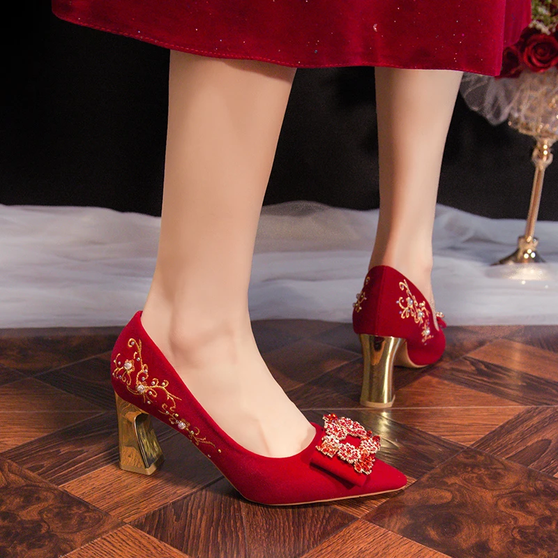 Shallow Breathable Banquet Pointed Toe Suede Wedding Bridal Shoes Fashionable Red Diamond Decorative Flower Party High Heels