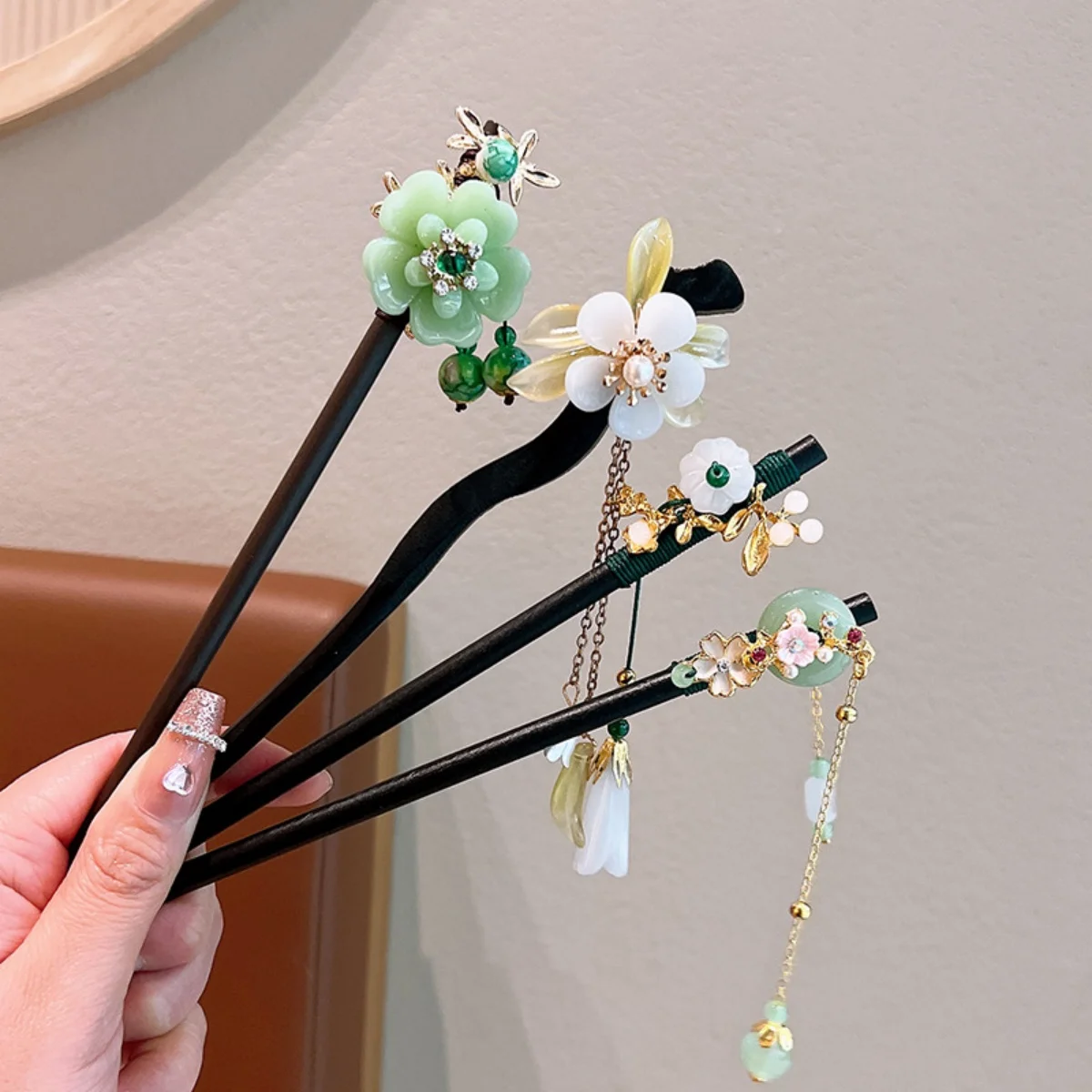 Exquisite Flower Tassel Wooden Hairpin Retro Chinese Style Handmade Floral Hair Stick Vintage Girls Women Hanfu Hair Accessories image 4