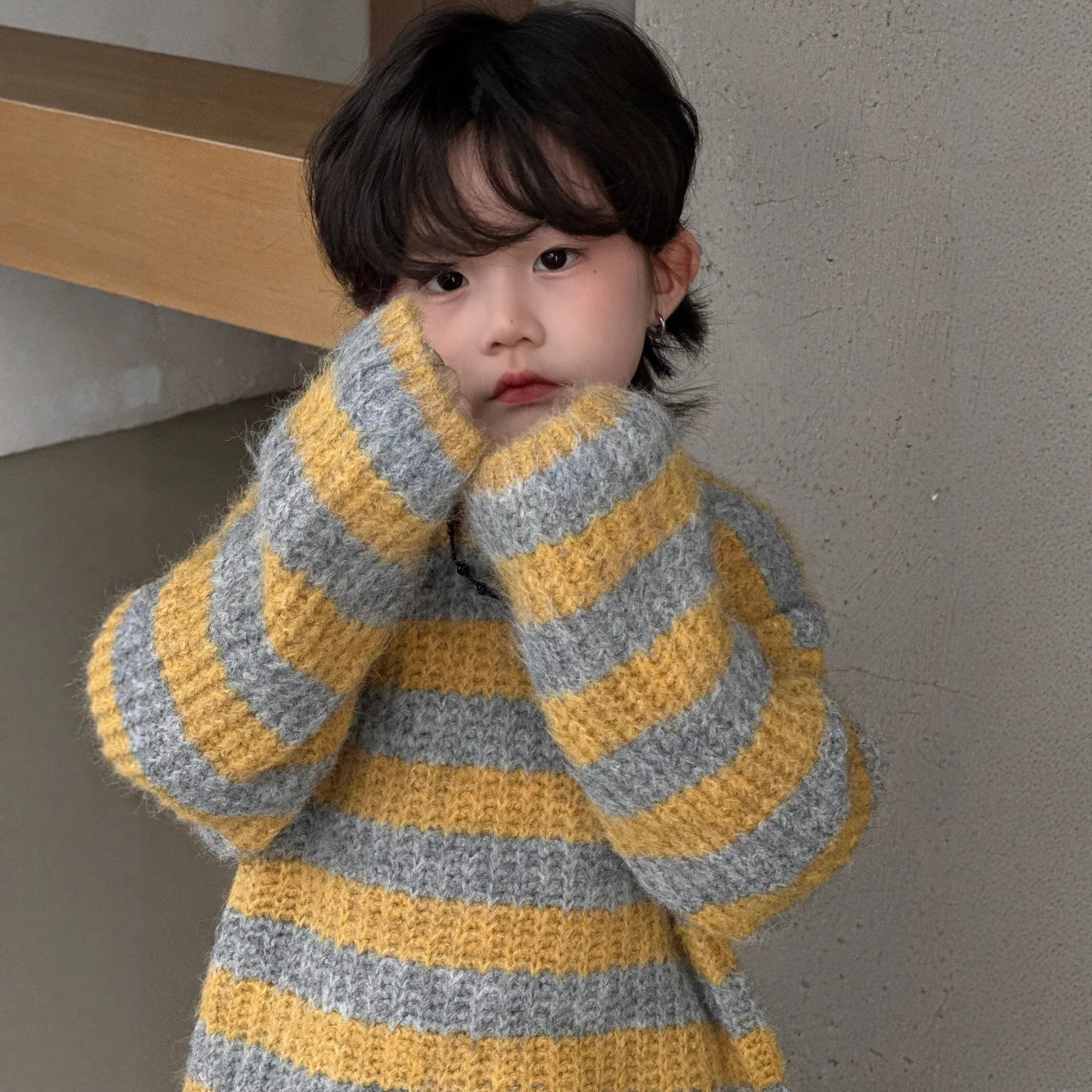 

Boys' retro style striped contrasting pullover sweater, autumn and winter new loose sweater