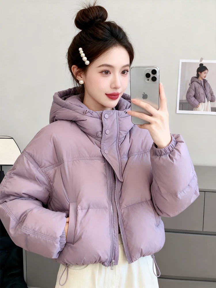 

Модная фиолетовая утепленная короткая хлопковая куртка для женщин, новая зимняя модель, универсальная, с защитой от старения.