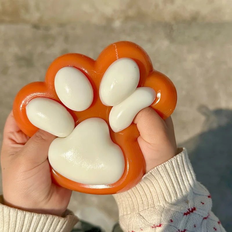 1 szt. Bardzo duża Fidget w kształcie pazura kota w kolorze karmelowym