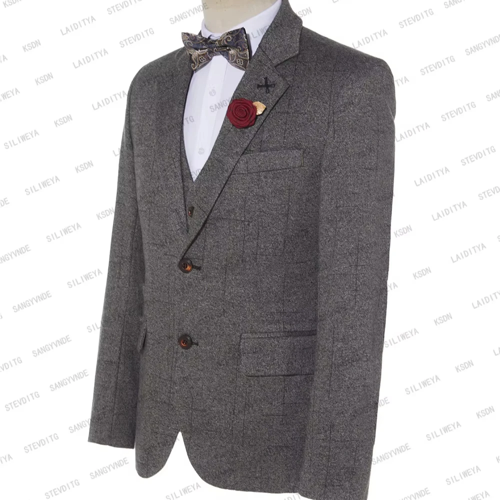 رمادي الراقية الرجال الدعاوى الرسمية الأعمال مكتب رداء غير رسمية العلامة التجارية بوتيك الأزياء الفاخرة العريس حفل زفاف سهرة 3 قطع