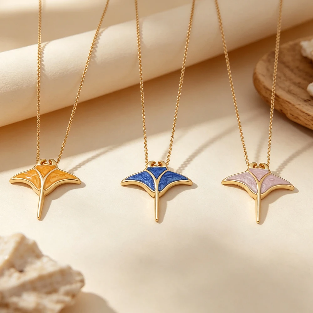 Ocean-Style Devilfish Oil-Drop Necklace, Niche Design Rayfish Pendant Clavicle Chain, Three-Color Versatile Neck Accessory