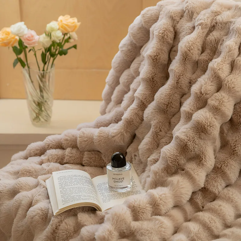 High End Luxury Fur Blanket Winter Thickened Warm Rabbit Fur Throw Blanket for Bed Solid Color Fluffy Milk Velvet Sofa Blanket