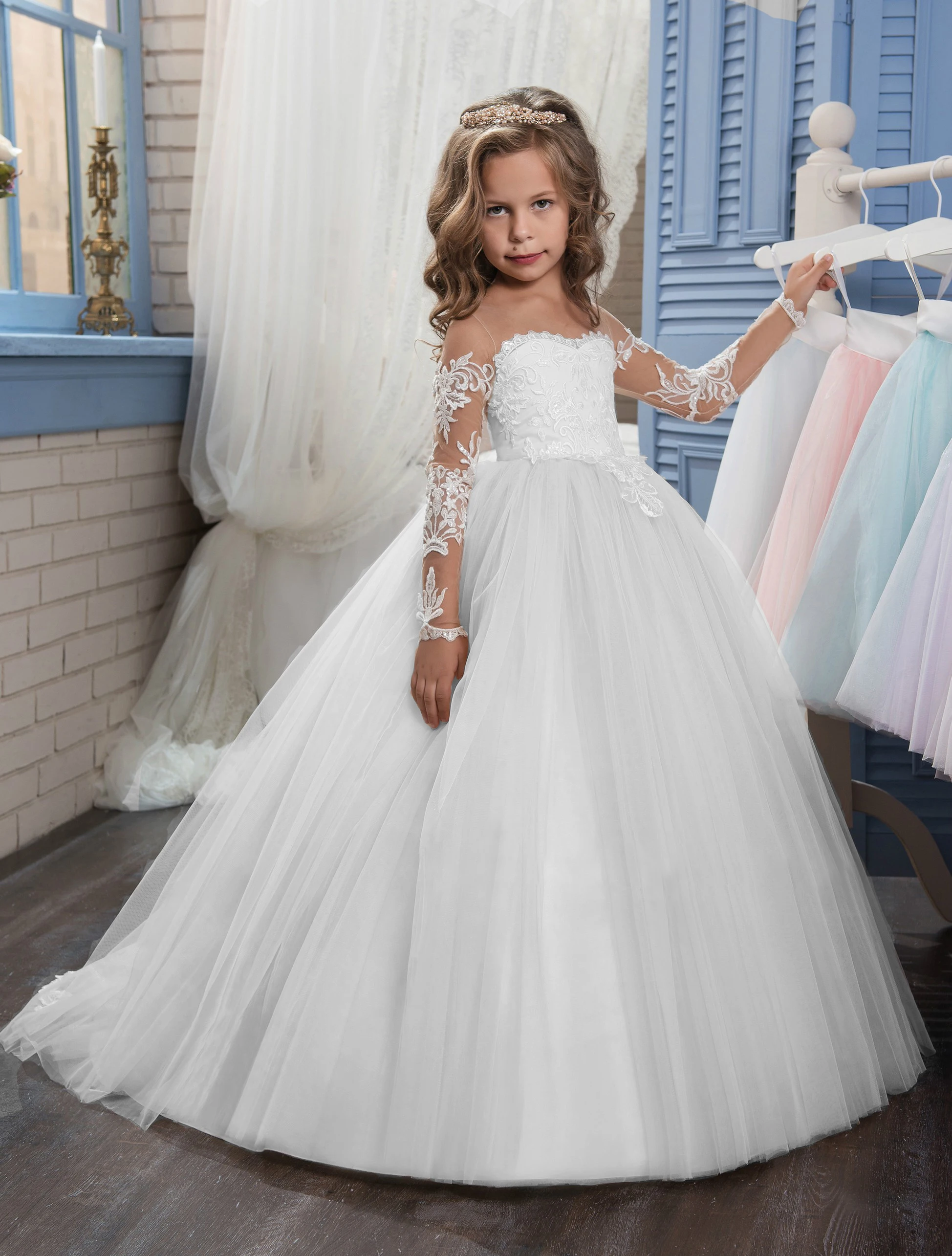 Girls White Lace Long Sleeve Flower Girl Dress with Train Kids Luxury Tulle Ball Gown for Wedding Birthday Pageant