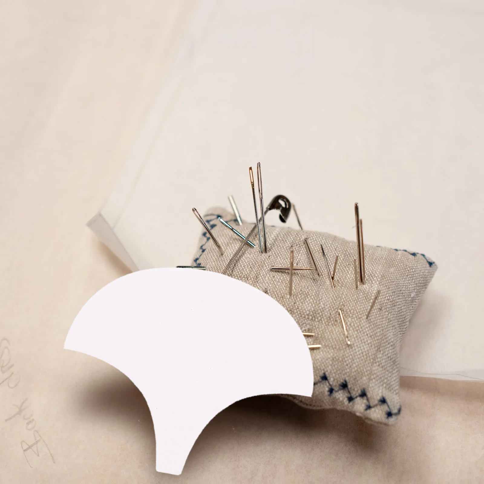 

200pcs Quilting Paper Templates Lightweight Sewing Patterns For Diy Quilting Crafts Multi-Functional Piercing Mold Tailors