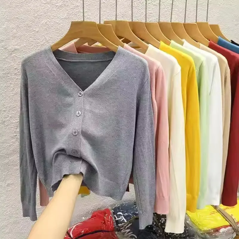 Frühling Herbst Frauen Strickjacke Mantel 2025, Neue Feste V-ausschnitt einreiher Gestrickte Pullover Kurze Jacke Oberbekleidung Weibliche Top