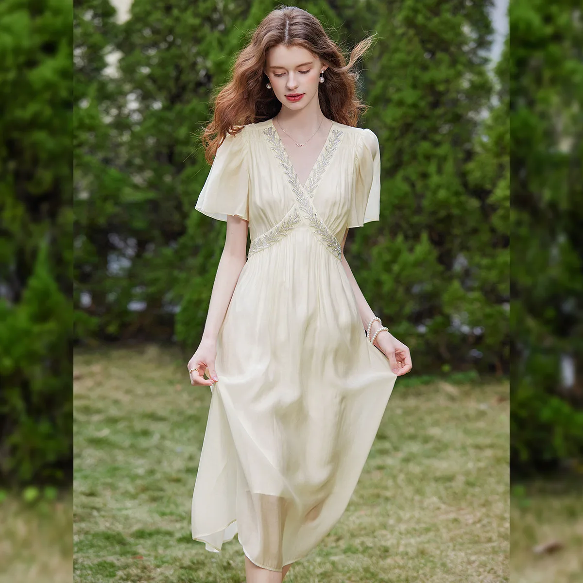 لويس ياو الخامس الرقبة فقاعة كم فستان التخسيس 2025 الصيف أنيقة سلسلة من الخرز مسمار حبة الشريط الديكور فستان طويل للنساء #2