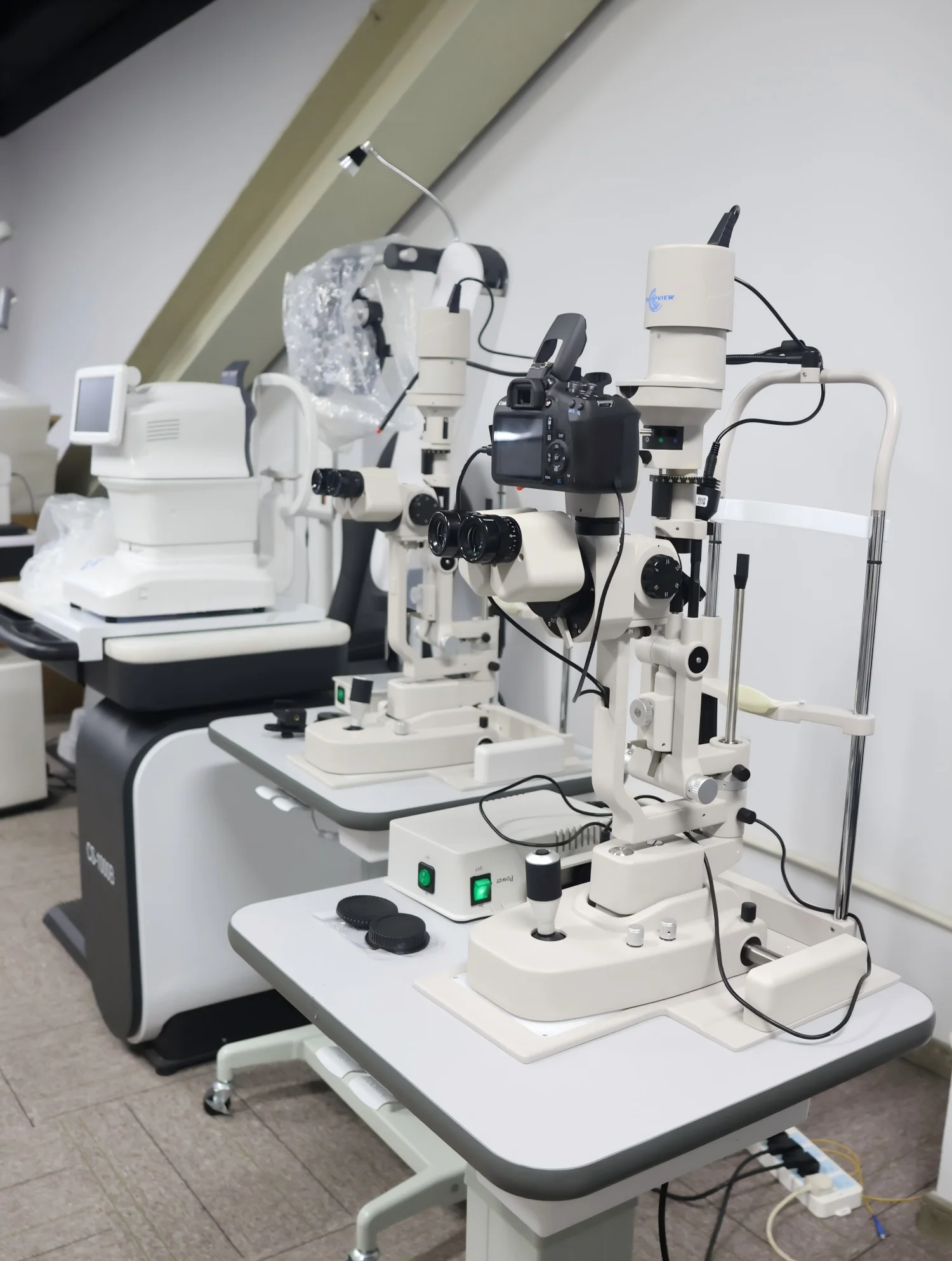 High Accuracy SL-880 Digital LED Slit Lamp Microscope Ophthalmic Instrument for Accurate Eye Examination 1 Year Warranty