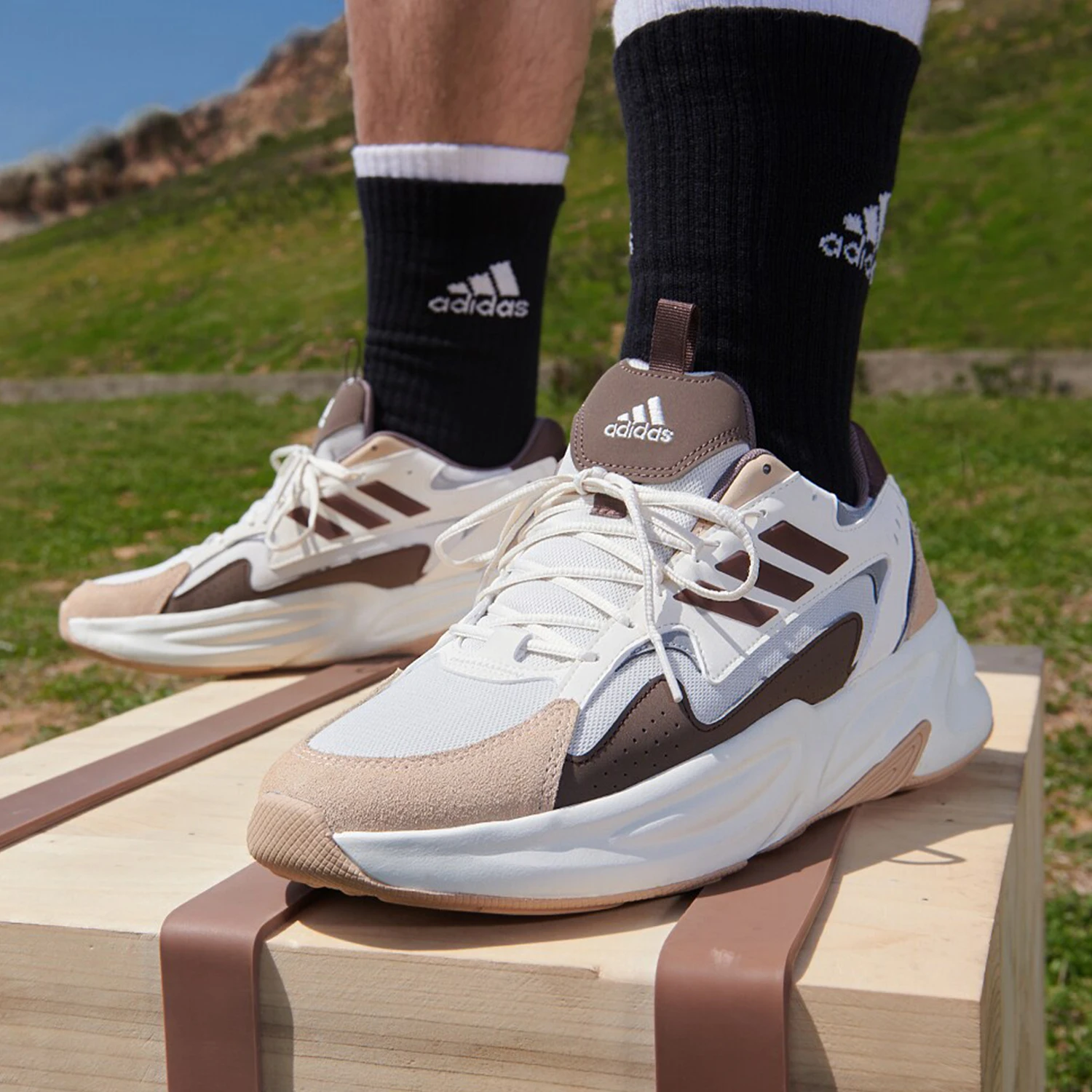 

Adidas genuine OZWAVE men's and women's sports and leisure thick soled dad shoes IE6059