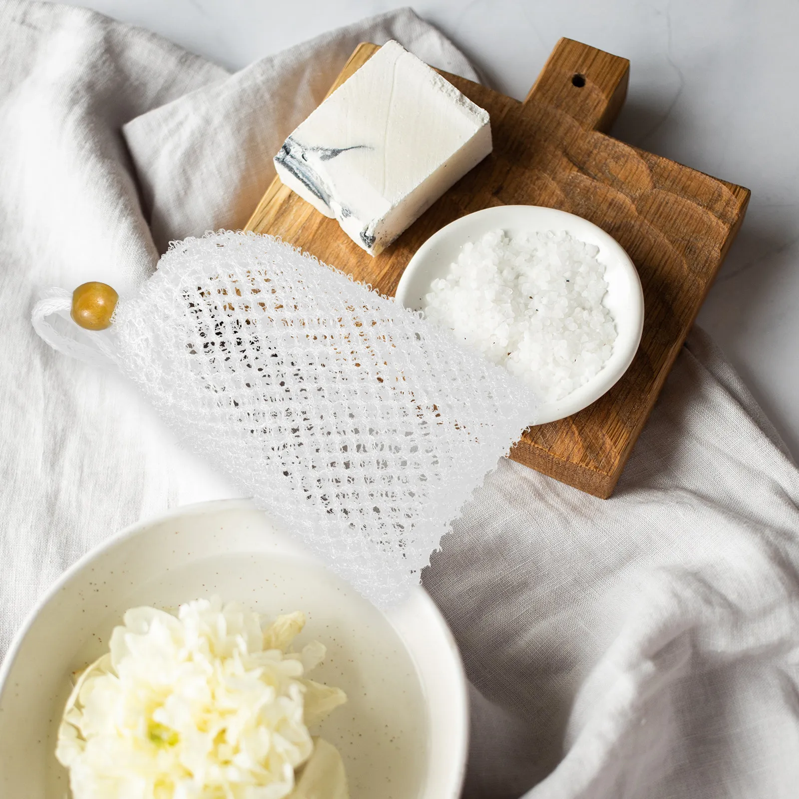 

1 шт. Сетчатый мешочек для мыла с отшелушивающим эффектом, нейлоновый мешочек для ванны на шнурке, сетка для вспенивания мыла для мужчин и женщин, для ухода за кожей