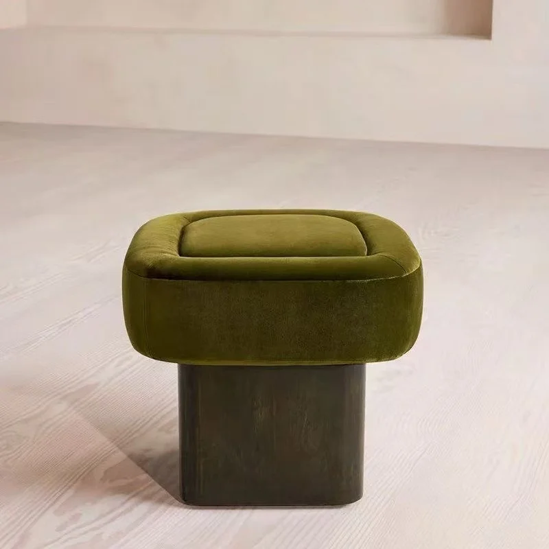 Retro solid wood soft footstool, suitable for living room leisure, suitable for hotel exhibition halls and reception rooms