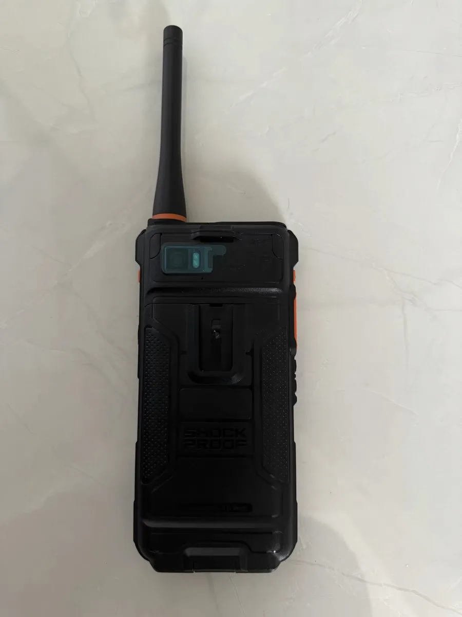 EP821 Generasi Kedua Isi Ulang Untuk Transceiver Walkie Talkie Bluetooth 4G POC Dua Arah Untuk Radio Dengan Fitur Wifi Dan PTT