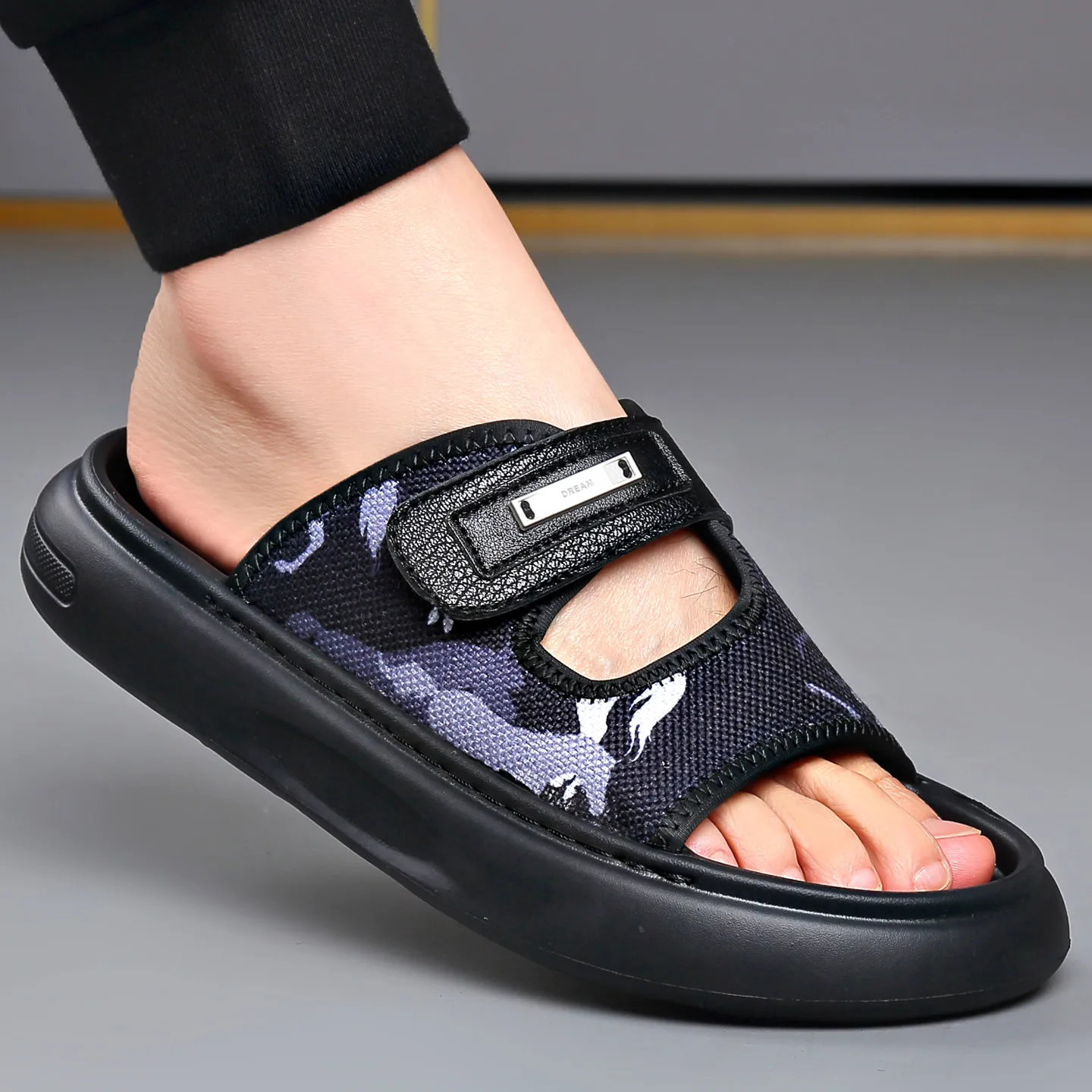 

Мужские летние шлепанцы-слайды с толстой подошвой, износостойкие, модные, молодежные, водонепроницаемые, нескользящие, легкие