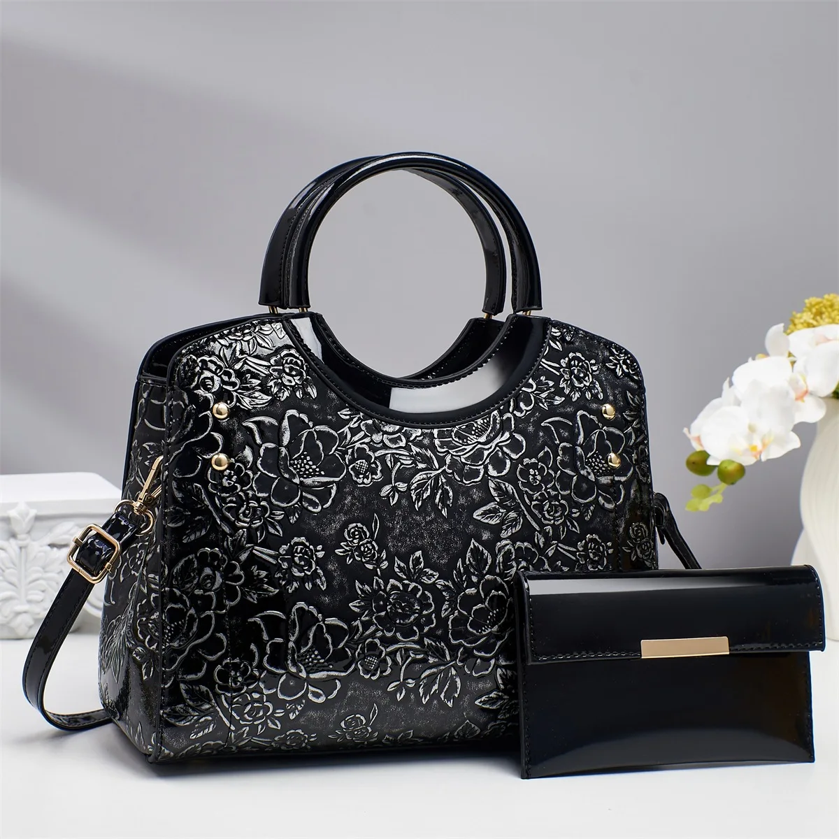 Large Capacity Women's Handbag 2025 New Style Single Shoulder Underarm Bag Fashionable Practical Ladies Tote Bag for Daily Use