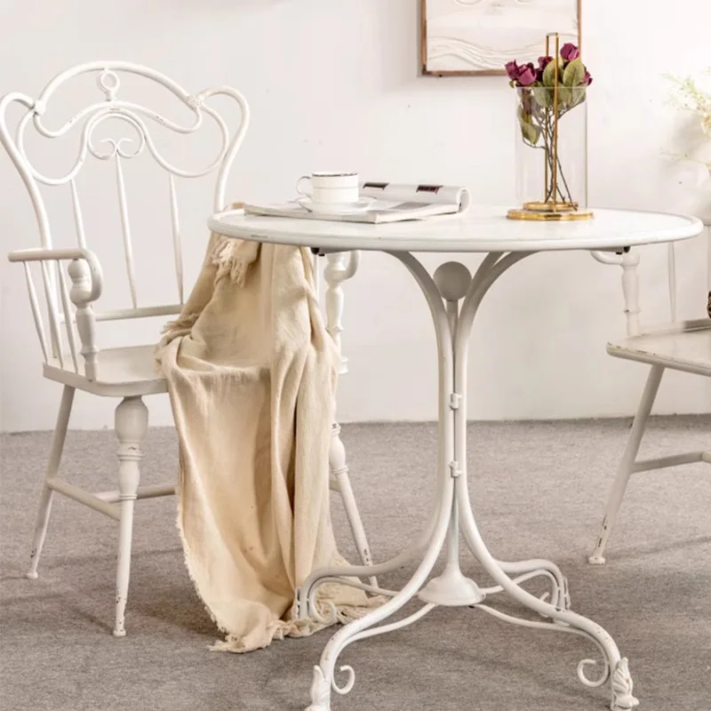 طاولات وكراسي حديقة فرنسية خضراء رعوية عتيقة، شرفة فناء، كرسي من الحديد المطاوع قابل للطي في الهواء الطلق