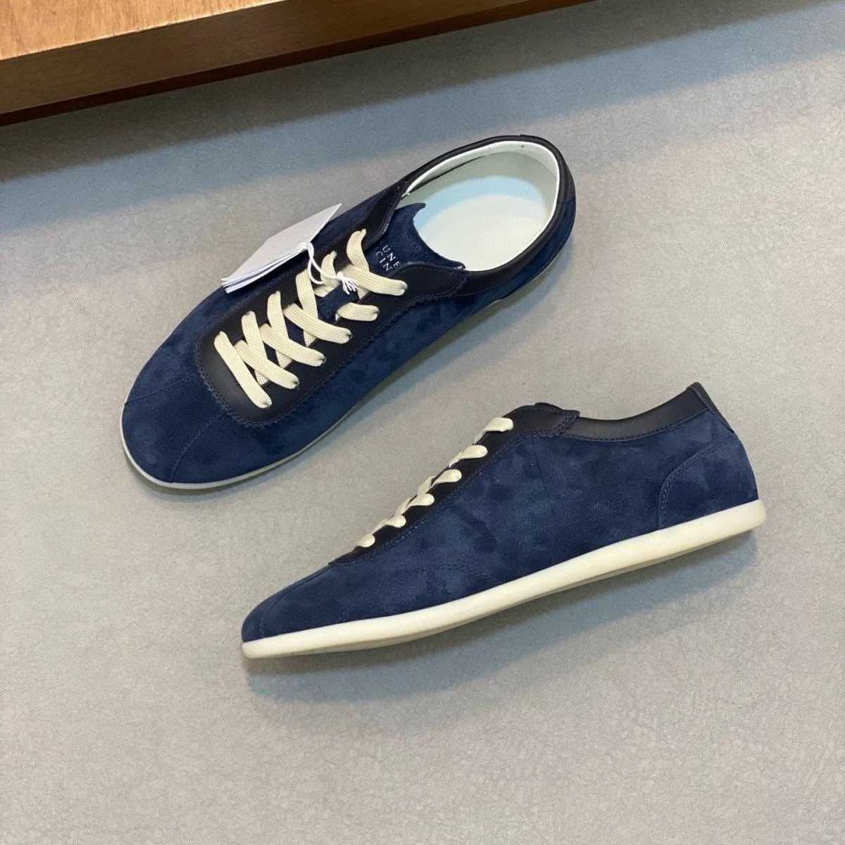 

2025 Summer Daily Wear Men's Shoes - Suede Splicing Lace-Up Low Heel Casual Sneakers