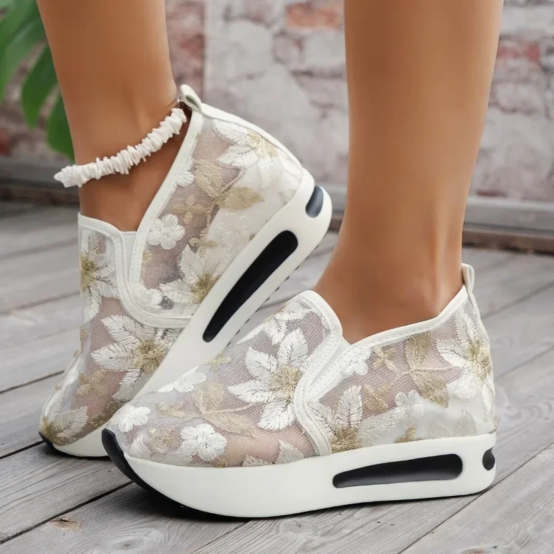 2024 Summer New Women Sneakers Fashion Breathable Lace Shoes for Women Mesh Flower Round Toed Thick Sole Casual Vulcanized Shoes