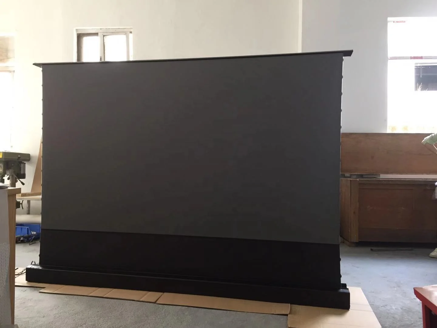 شاشة عرض ALR أرضية ارتفاع بمحرك 150 بوصة لجهاز عرض طويل الرمي شاشة عرض كهربائية للمسرح المنزلي 4K HD #4