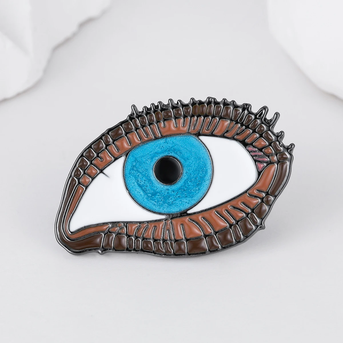 Harong Blue Eyes Enamel Pins Ophthalmology Brooch Trendy Lapel Lanyard Bag Coat Badge Gifts for Ophthalmologist Women Men