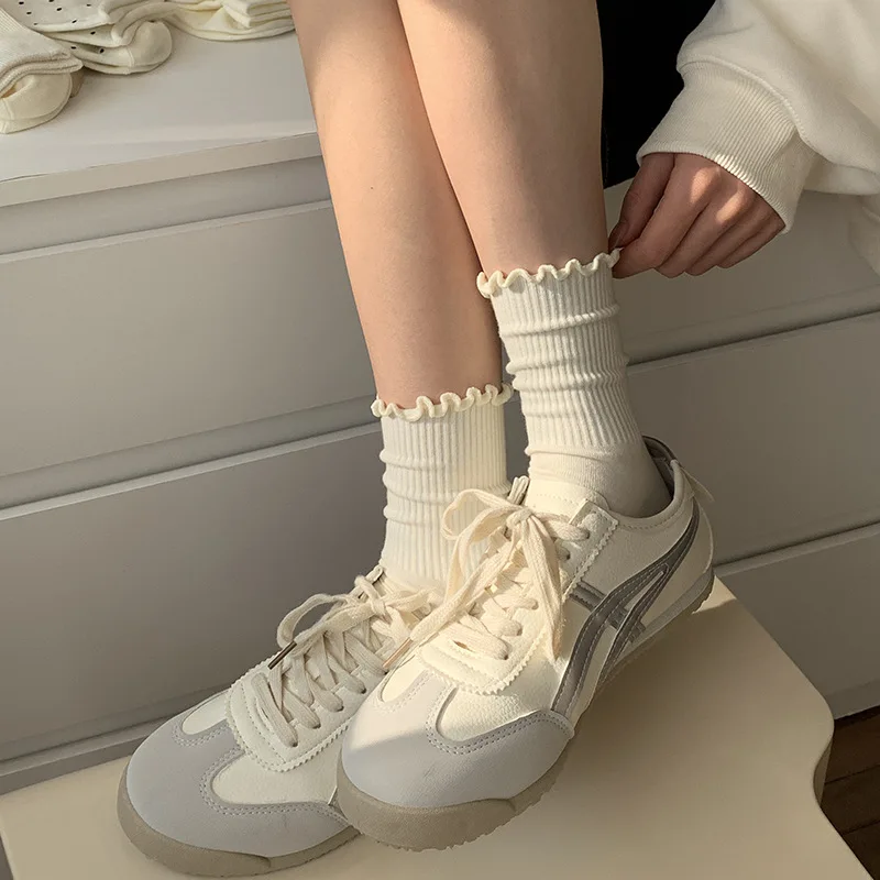 5 pares de calcetines de algodón de tubo medio blanco leche para mujer, calcetines de lunares con borde de hongo que absorben el sudor, transpirables, suaves y cómodos para todas las estaciones