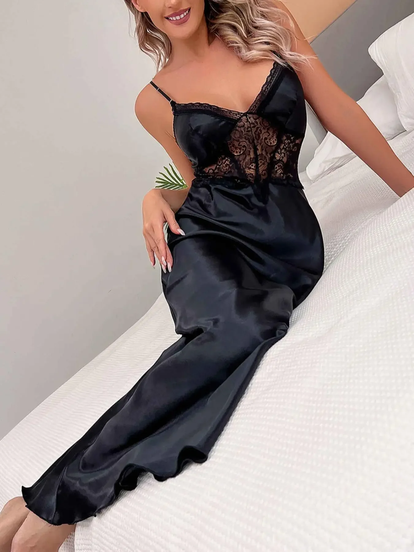 Black Satin Long Lace Splicing Sexy Dress New Hot Women's Nightgowns