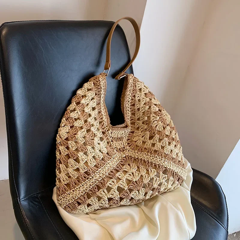 Commuter Large-capacity Straw Shoulder Bag Women's 2024 New Popular Knitted Hollow Handbag Fashion Shoulder Bucket Bag