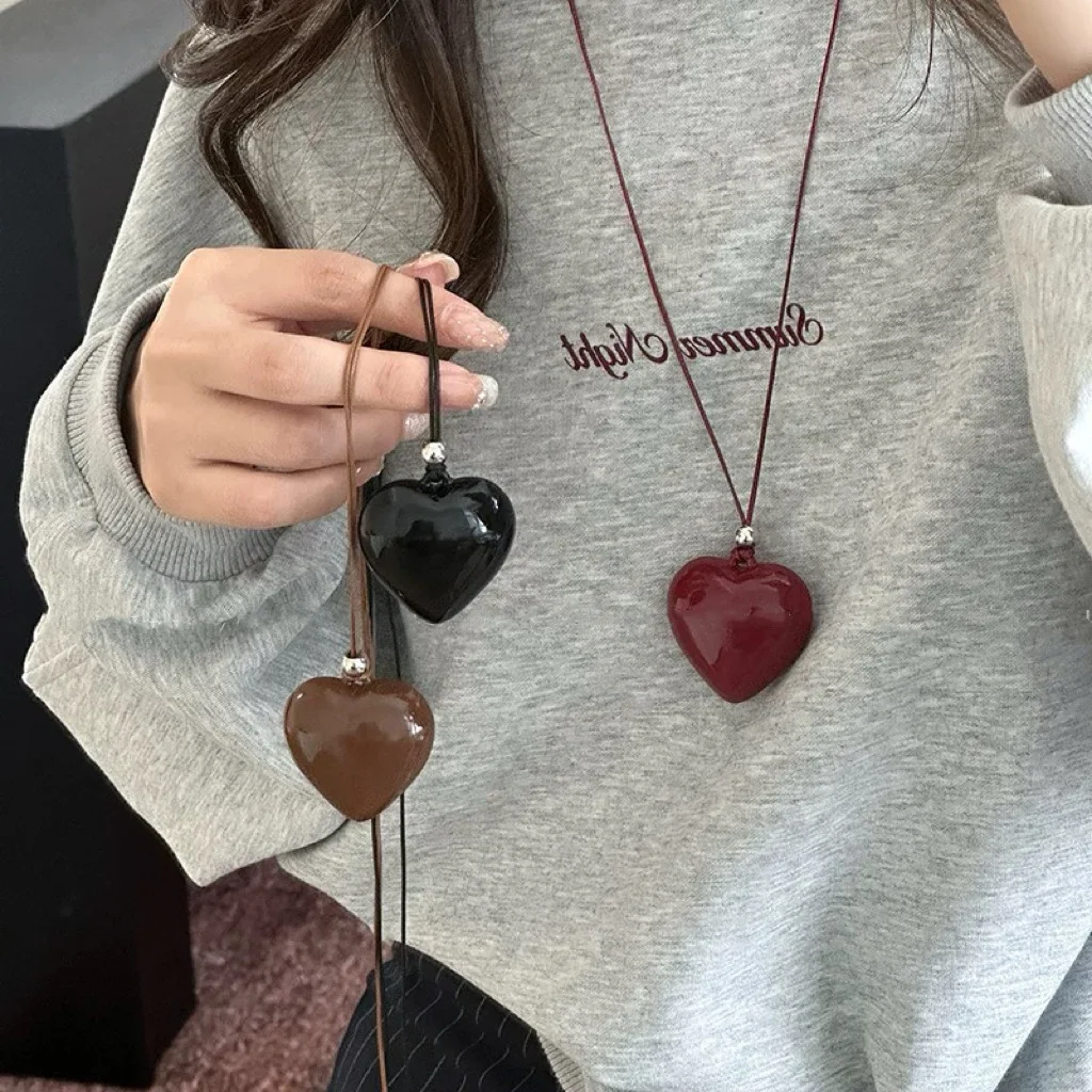 Korean Fashion Big Resin Heart Pendant Necklace for Women Adjustable Long Wax Rope Sweater Chains Versatile Neck Hanging Jewelry