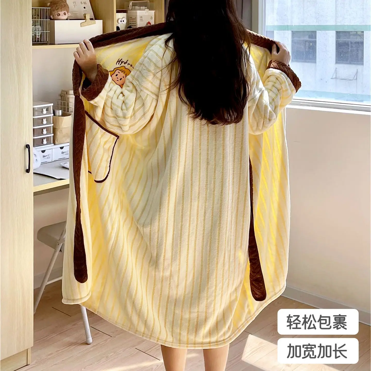 Women Oversized Long Flannel Bathrobe Soft Warm Yellow Striped Hooded Loungewear With Pockets Cozy Winter Home Sleepwear For