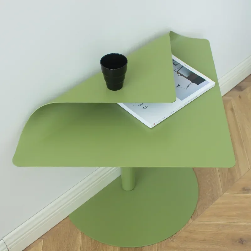 Italian design creativity, green edge, small apartment, bedside metal triangle table, coffee table bay window