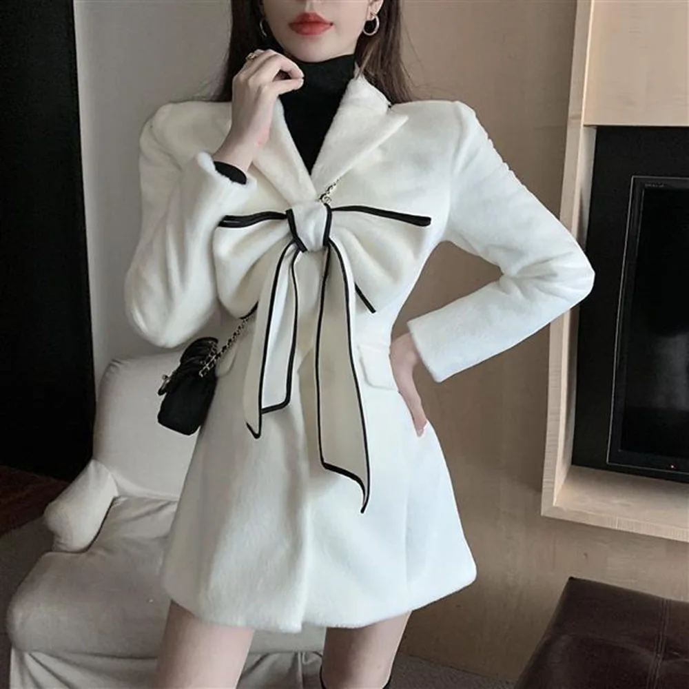 2024 Winter New Ladies Korean Version Of Slim Temperament Sweet Bow Woolen Coat Tide Fashion Foreign Style Woolen Coat.