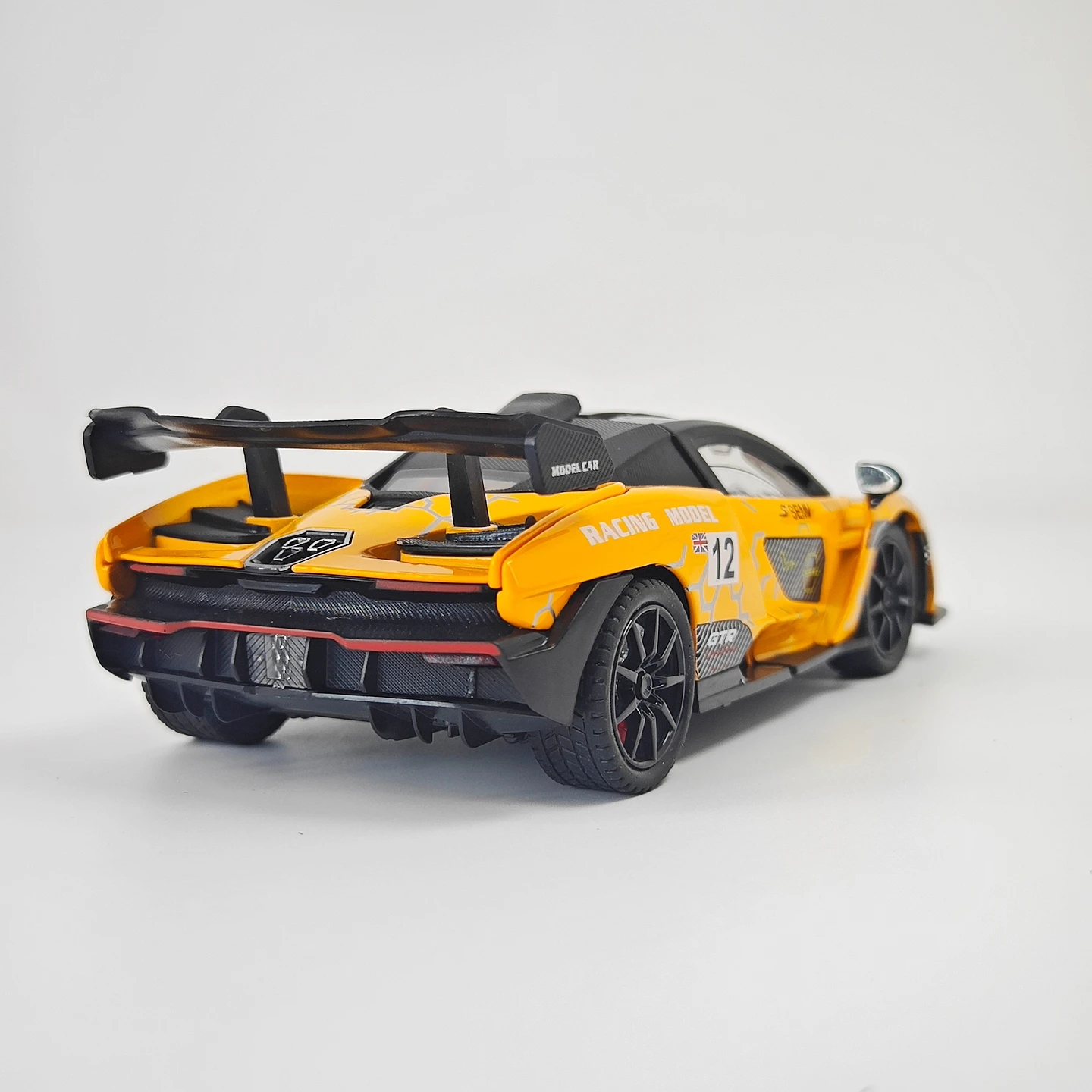 1-24-simulation-mclaren-senna-flower-edition-alloy-car-model-doors-and-engine-lid-trunk-can-open-sound-and-light-gifts
