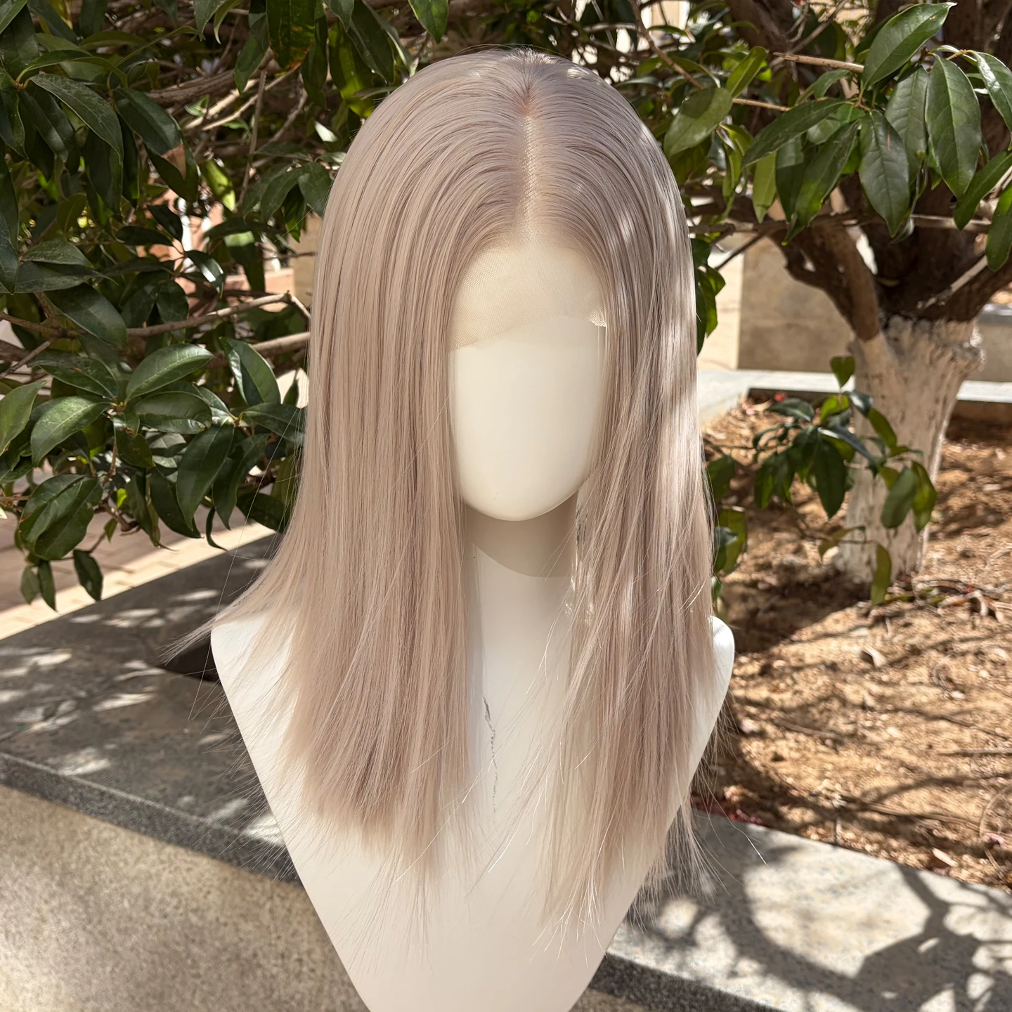 Light Gray 13×4 Synthetic Lace Front Wigs For Women 12inch Short Bob Lace Wig with Natural Hairline Glueless Lace Cosplay Wig