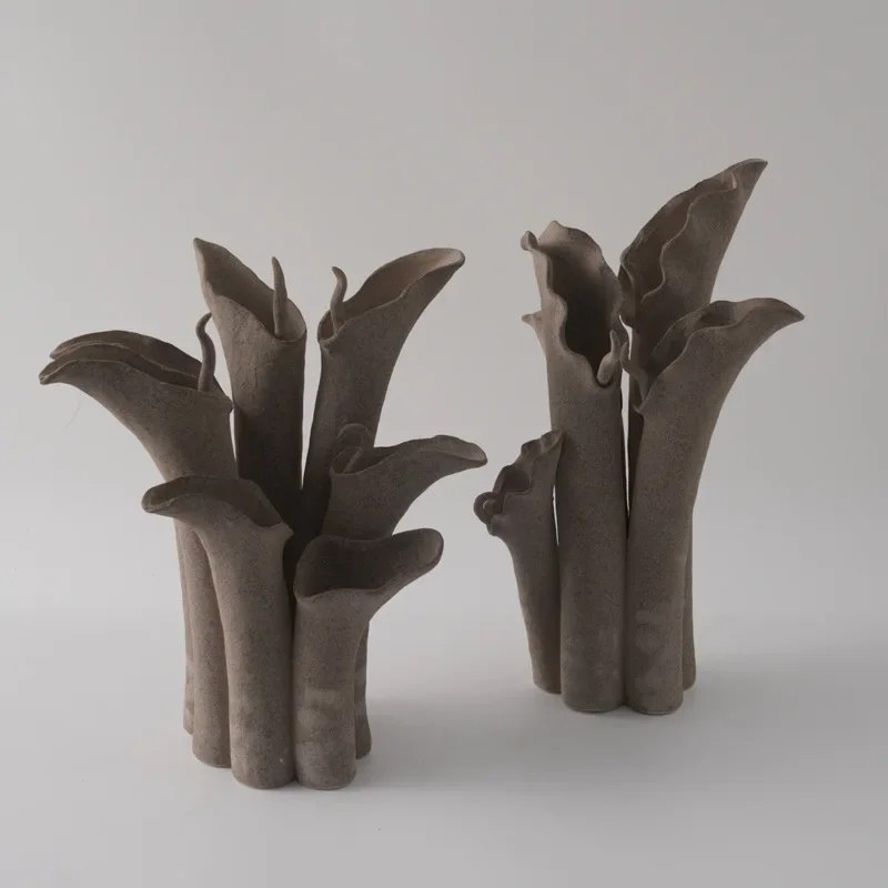 모던한 심플함, 산호색 세라믹 꽃병, 모델룸, 호텔, 침대와 아침 식사, 거실