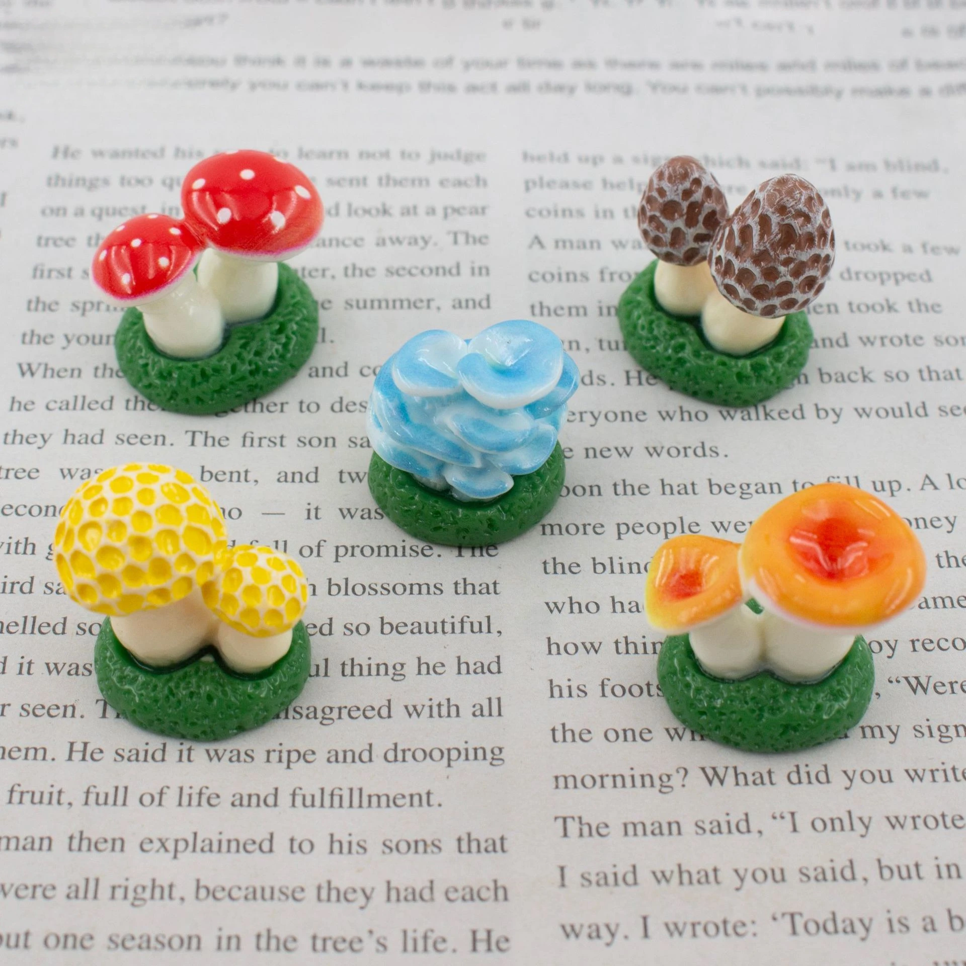 100pcs Cute Simulated Shiitake Mushroom Cactus Succulent 3D Resin Cabochon DIY for Hairpin Keychain Dollhouse Accessories