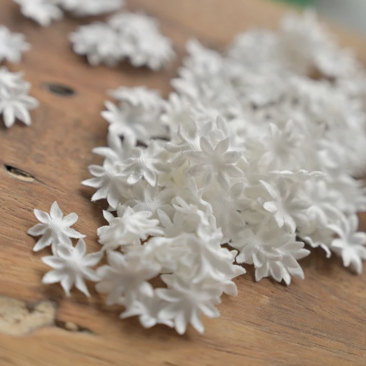 100 Stück/Packung.1,2CM Satin-Blütenblätter DIY 3D-Blume. Handgefertigte Dekorative Blumenstücke für Hochzeitskleider und Schleier-Accessoires RS24505 – Detail 3